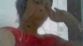 یک خانم بلوند, اما ب ...
