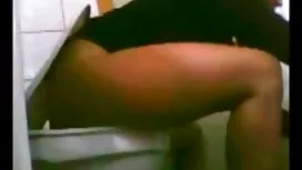 دو تراشیده گربه حمله ...